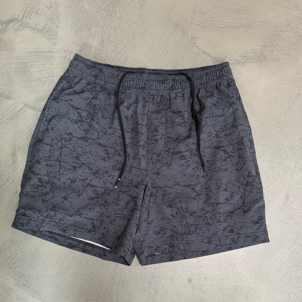 Chubbies Men's Lined Printed Pattern Gray Swim Trunks - {Small}